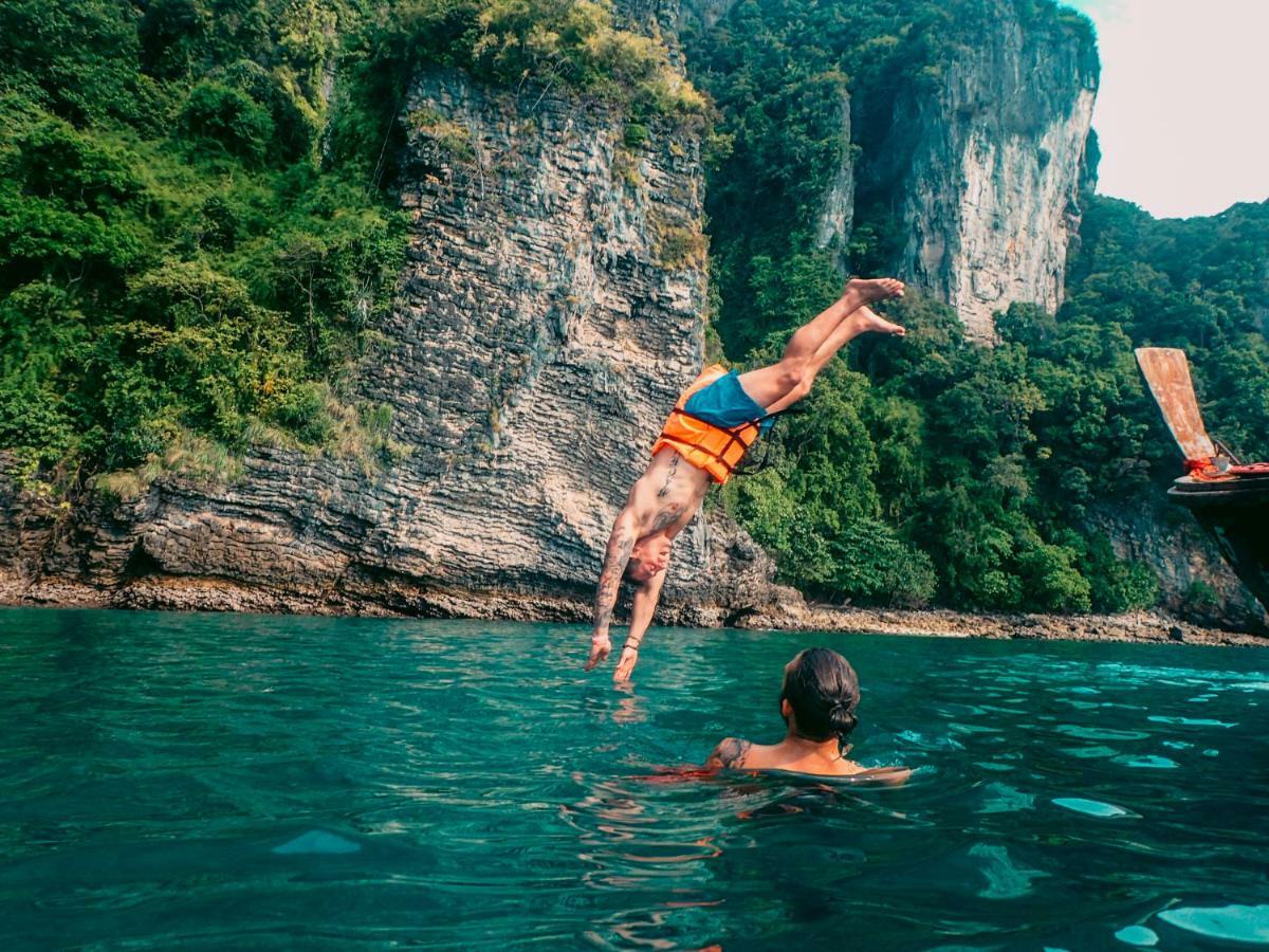 Slumber Party Hostel Krabi Beach Ao Nang Exterior photo